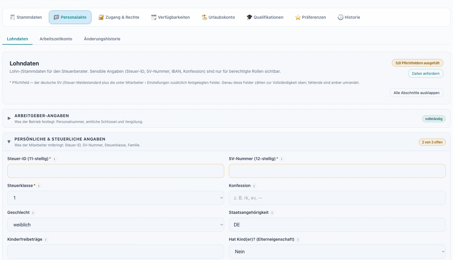 Personalakte im butlAIr-Portal mit Fortschrittszähler, Abschnitten und dem Knopf „Daten anfordern"